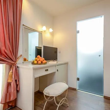 Aeolis Boutique Apartmanhotel 3*