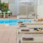 Aeolis Boutique
