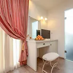 Aeolis Boutique
