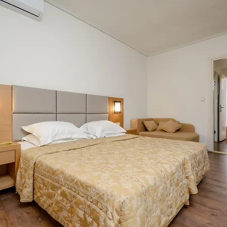 מלון דירות Aeolis Boutique 3*