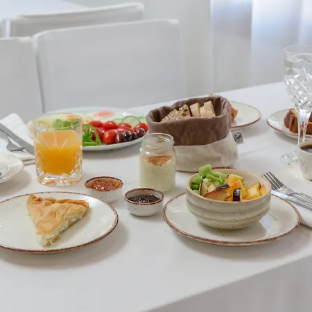 Aeolis Boutique מלון דירות 3*