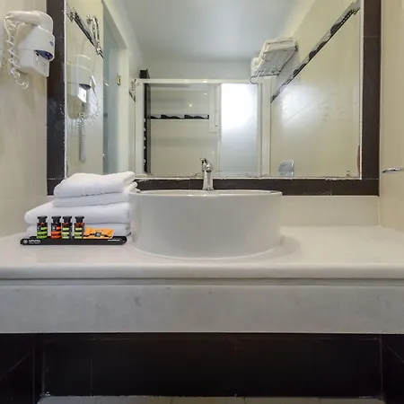 Aeolis Boutique מלון דירות 3*