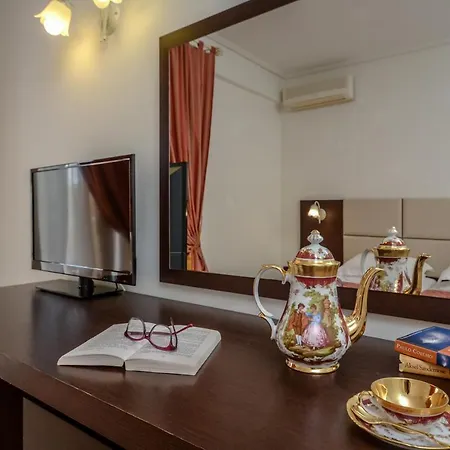 מלון דירות Aeolis Boutique 3*